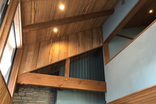 吹き抜けの家屋