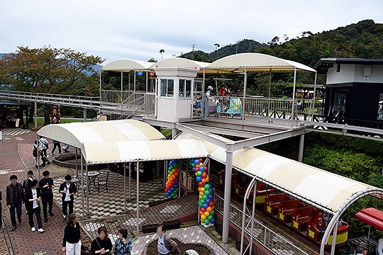 遊園地のテント